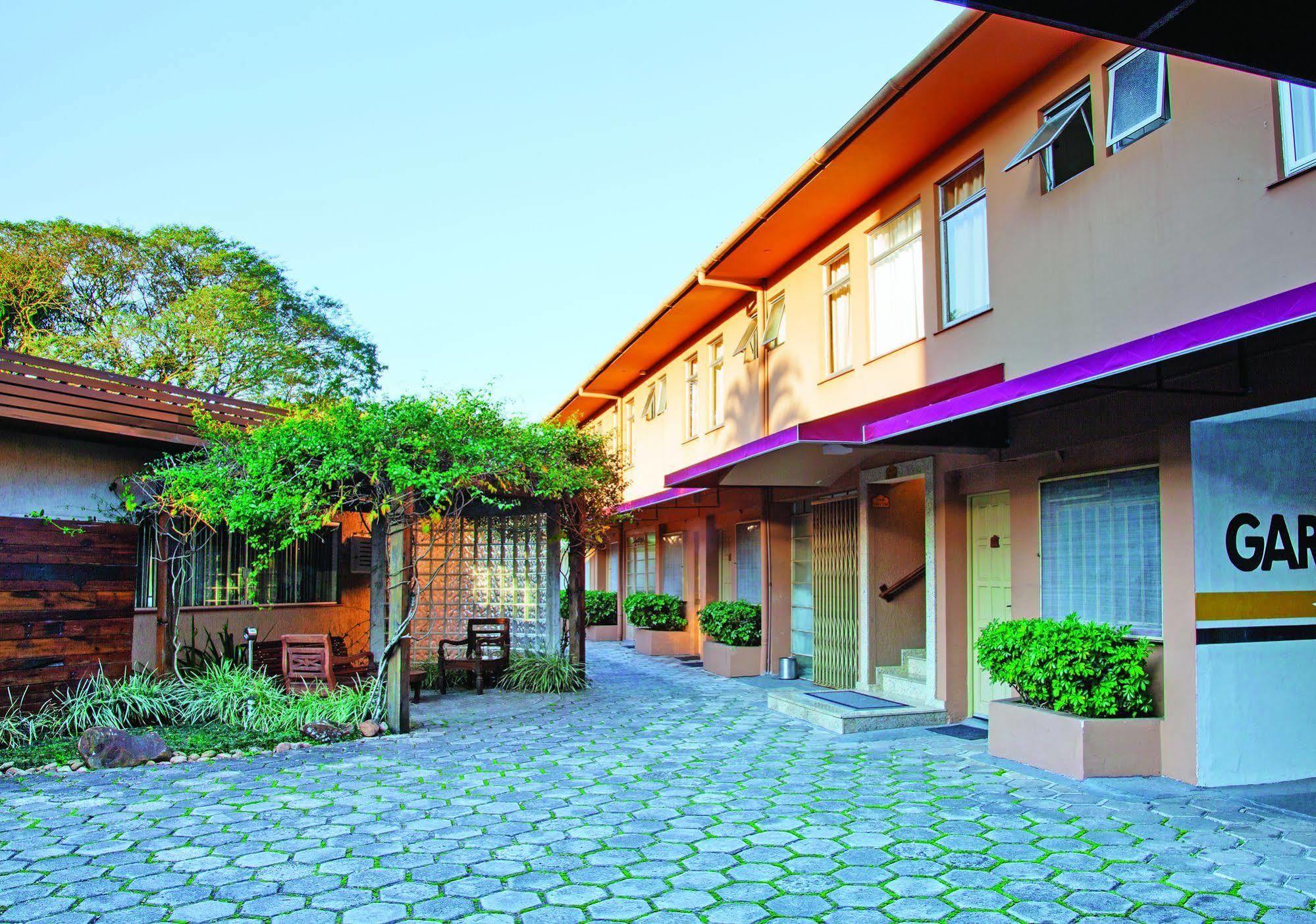 Lira Hotel Curitiba Exterior photo